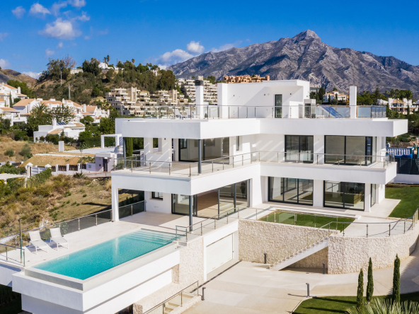 Contemporary Villa for Sale Nueva Andalucia Haza del Conde