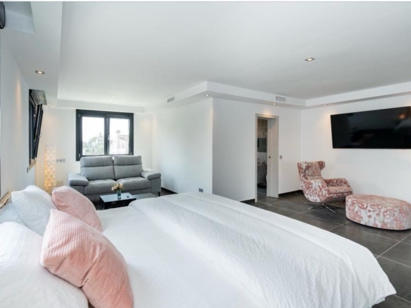 PHOTO-2025-07-29-19-06-32 13