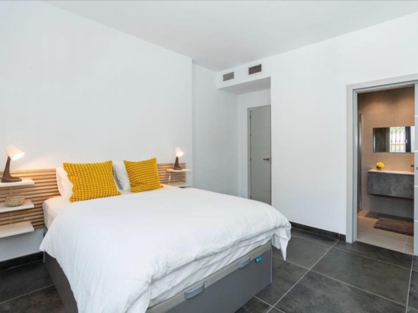 PHOTO-2025-07-29-19-06-32 25